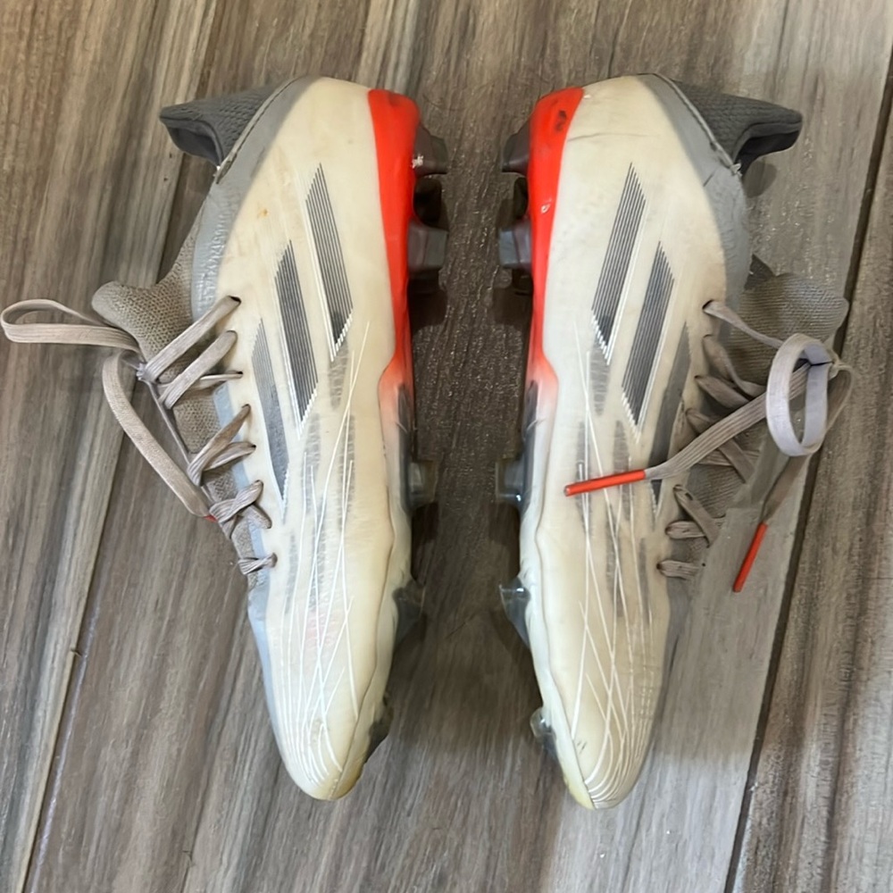 Youth Adodas soccer cleats sz. 3